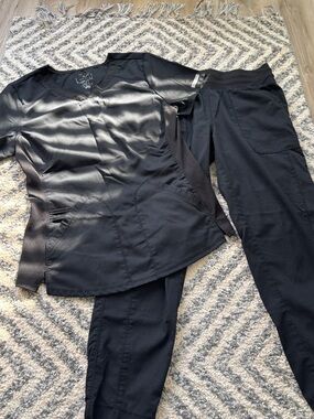 Cherokee Revolution Scrub Set - Black Pants (Size S) & Scrub Top (Size XS)